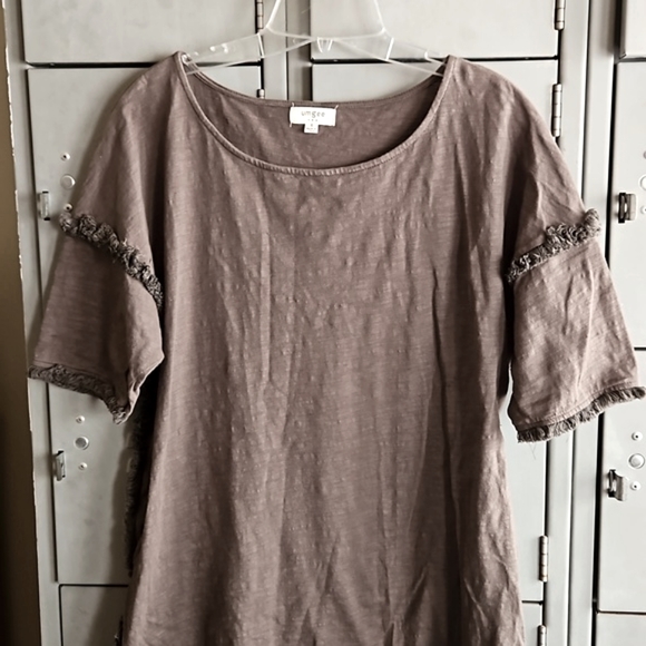 Umgee pullover knit top with fringe trim - Picture 3 of 11